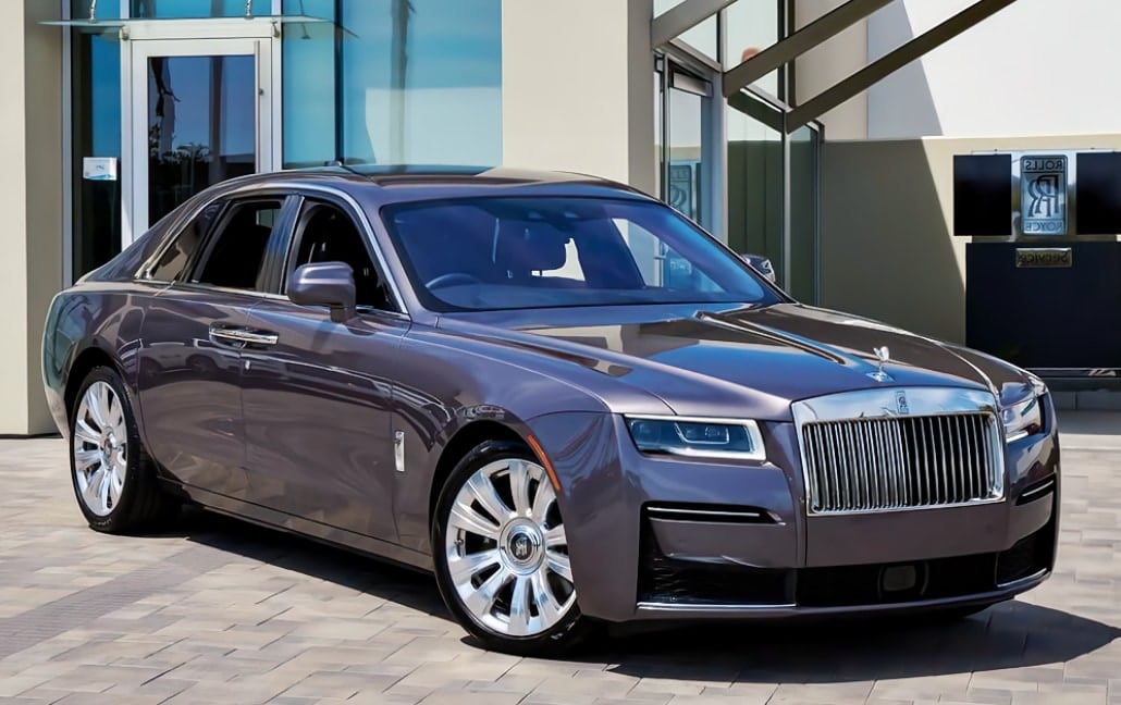 Anthracite Rolls-Royce Ghost exterior